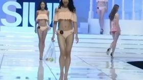 女童模特走秀视频,女童模特走秀惊艳全场