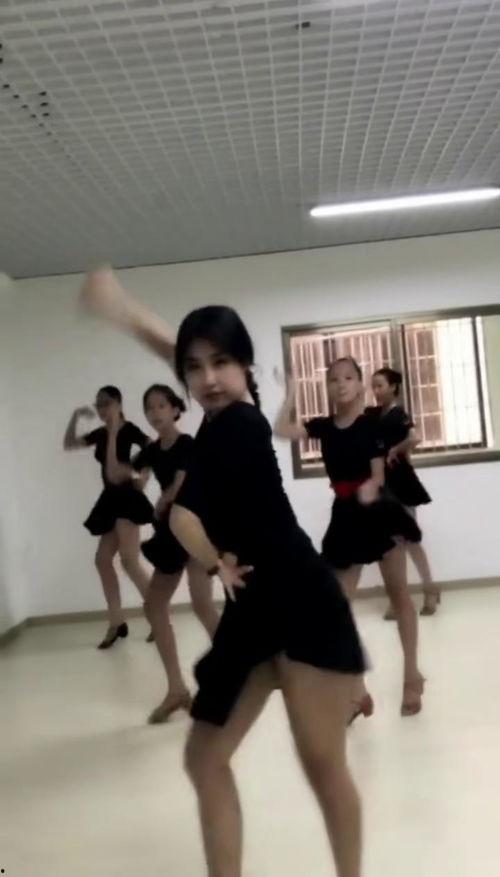 拉丁舞恰恰视频,跟随拉丁舞视频，轻松掌握舞动魅力